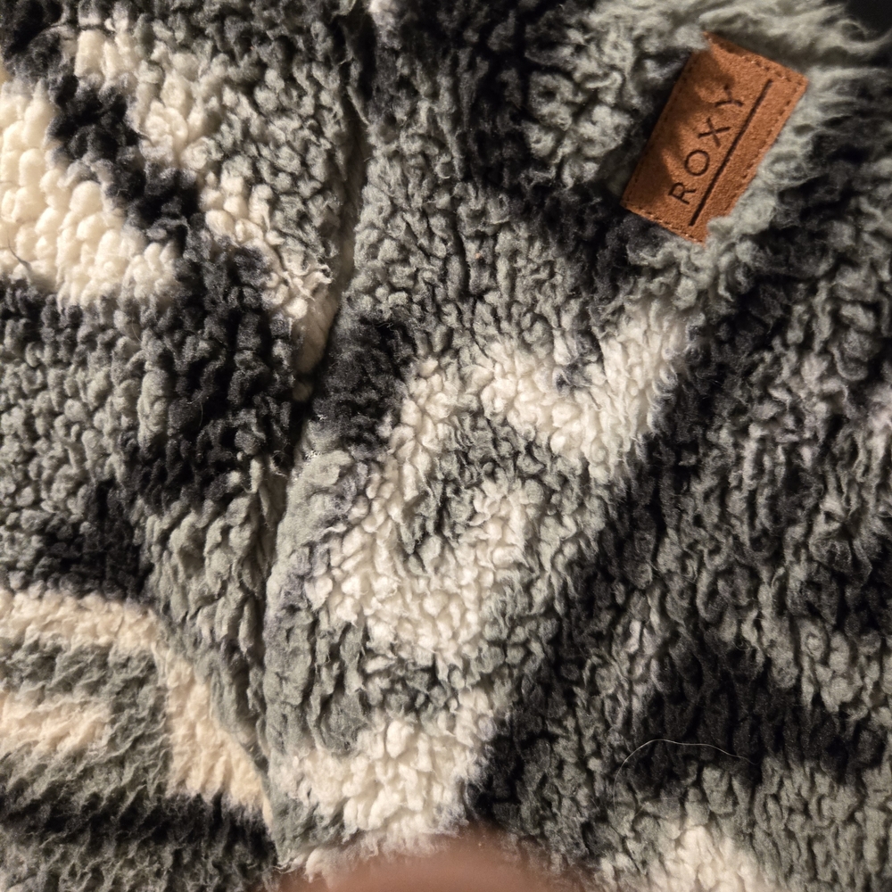 Roxy Tribal Fleece Jacket. Size Large - Picture 6 of 7